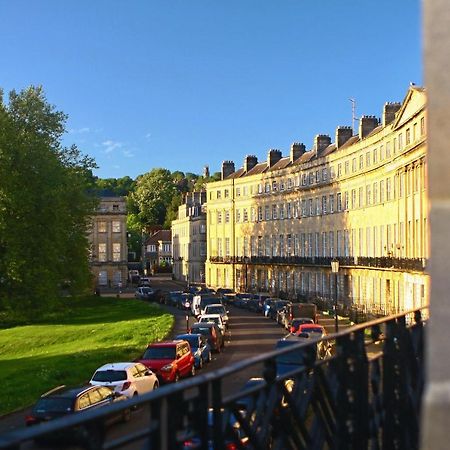 A Rare Georgian Crescent Residence With Parking バース エクステリア 写真