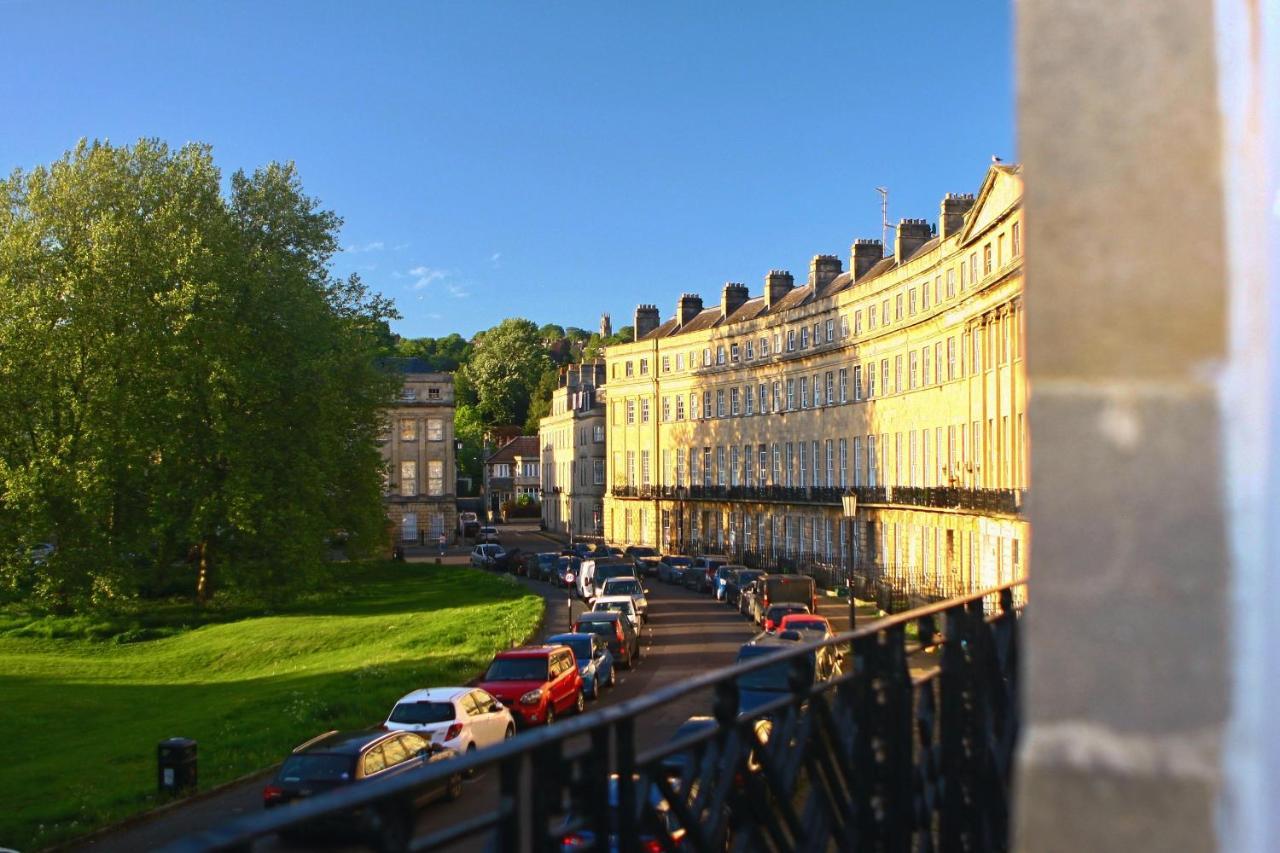 A Rare Georgian Crescent Residence With Parking バース エクステリア 写真