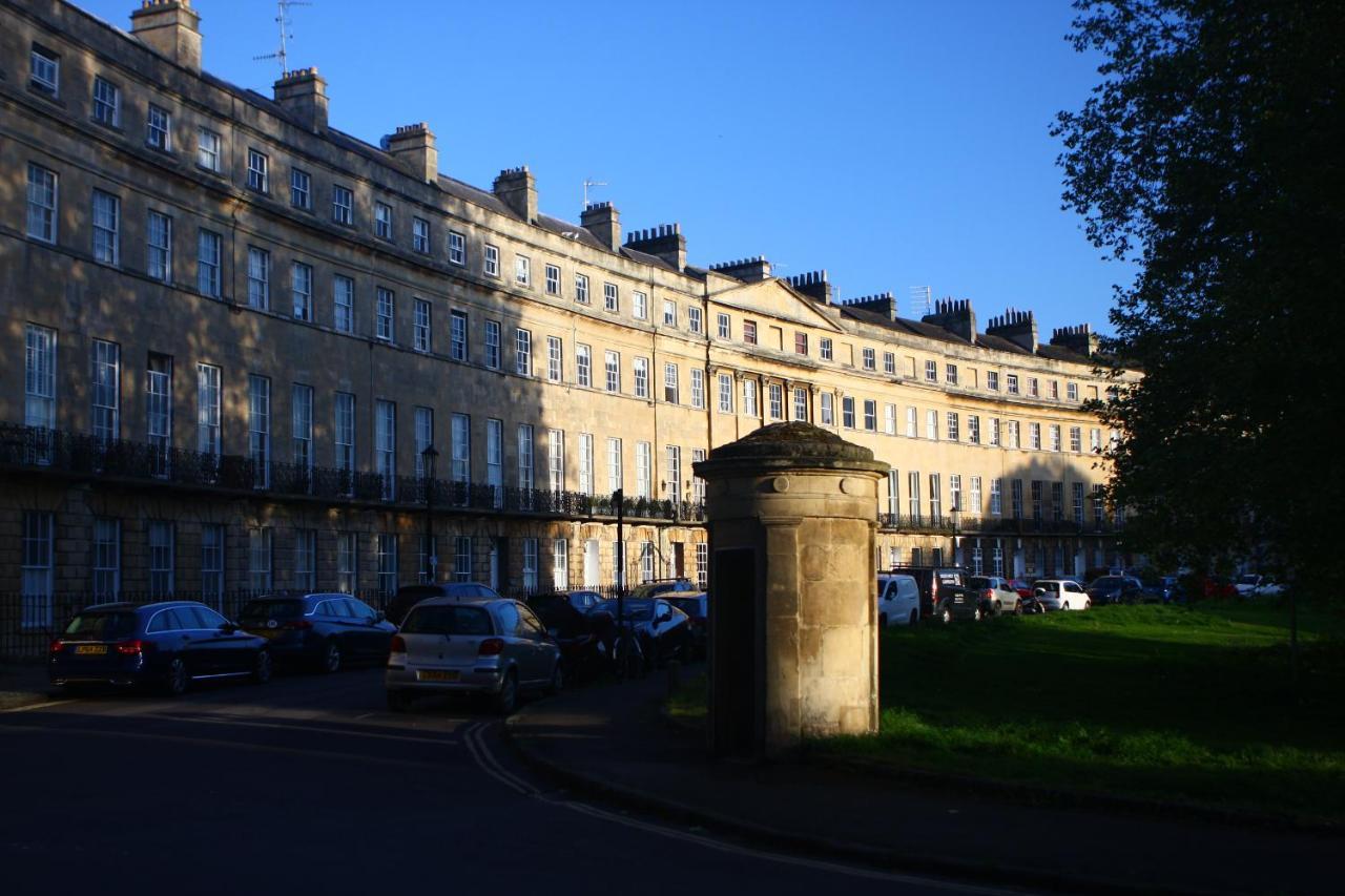 A Rare Georgian Crescent Residence With Parking バース エクステリア 写真