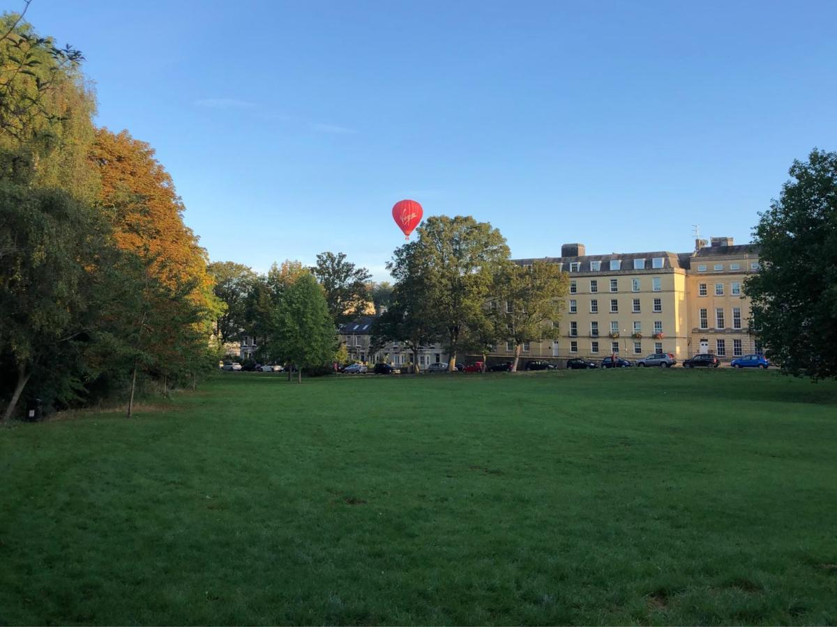 A Rare Georgian Crescent Residence With Parking バース エクステリア 写真