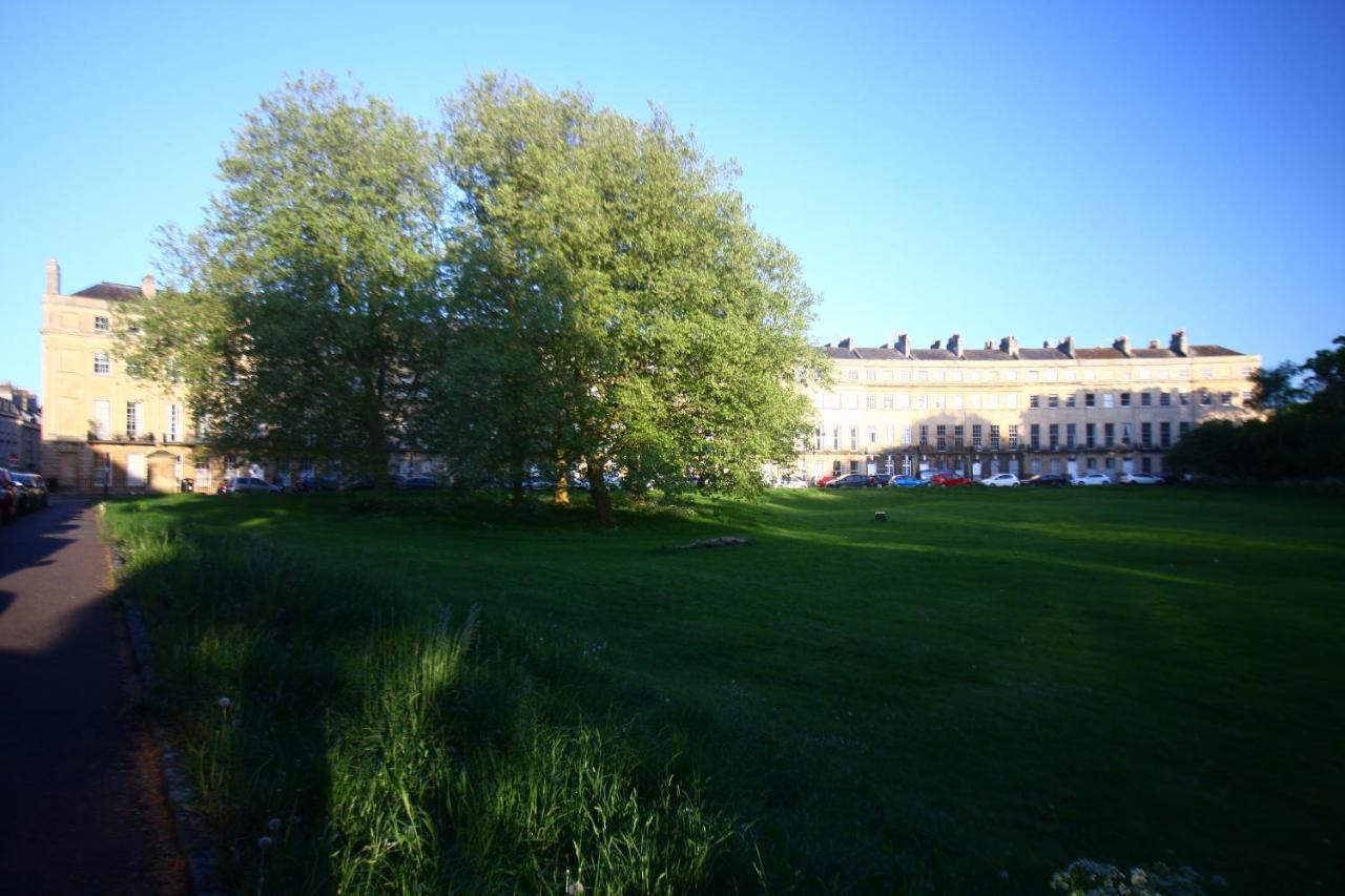 A Rare Georgian Crescent Residence With Parking バース エクステリア 写真